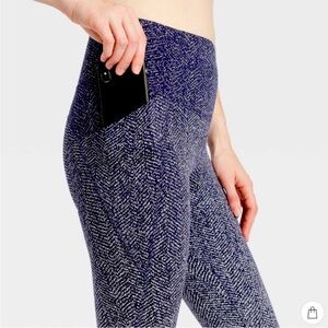 NWT All in Motion High-Rise 7/8 Leggings